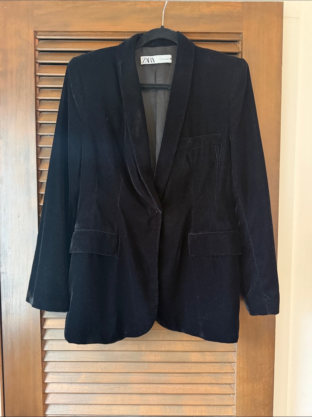 Zara Black Velvet Single-Button Blazer with Shawl Lapel